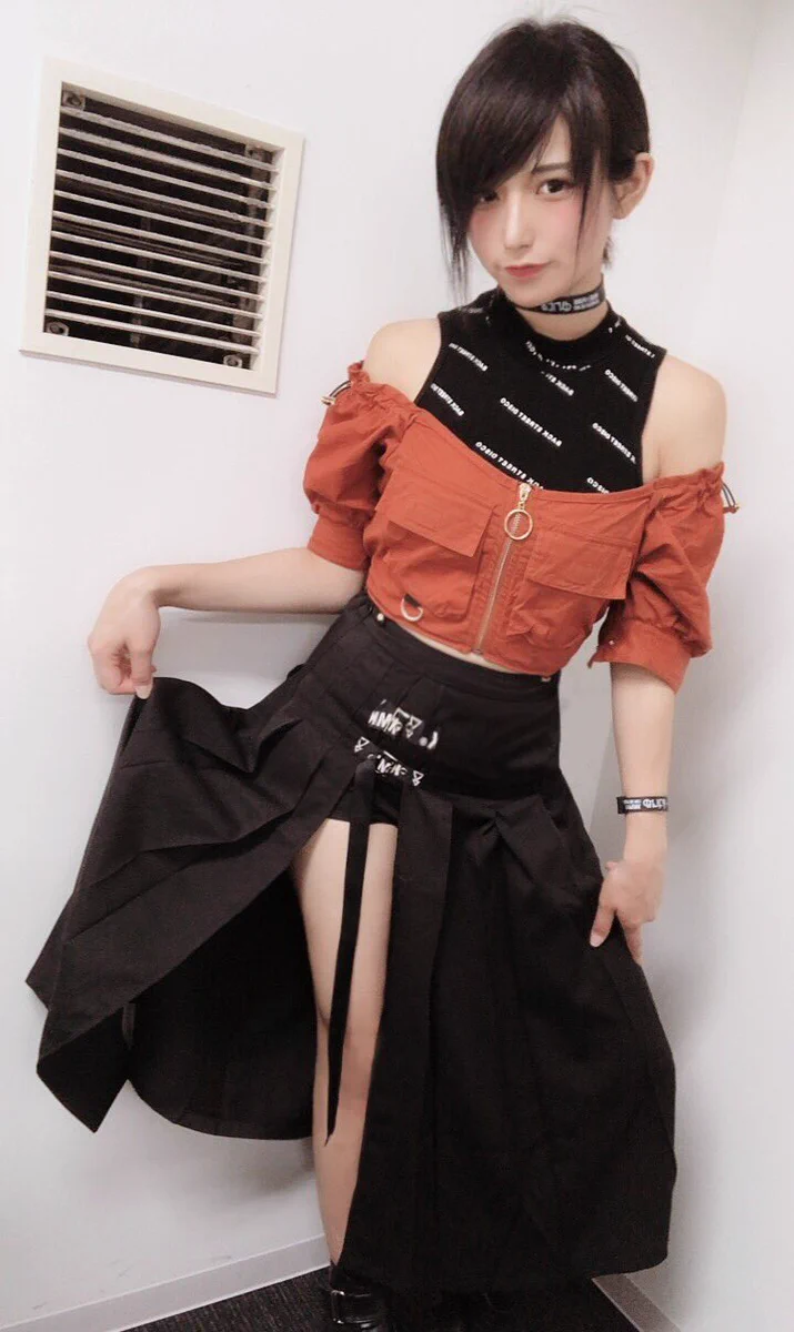 この髪型や服装が性癖に刺さる方はいらっしゃいませんか！？