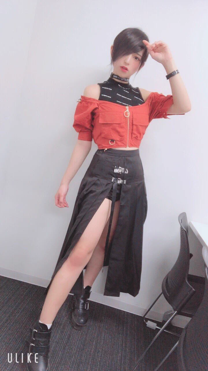 この髪型や服装が性癖に刺さる方はいらっしゃいませんか！？