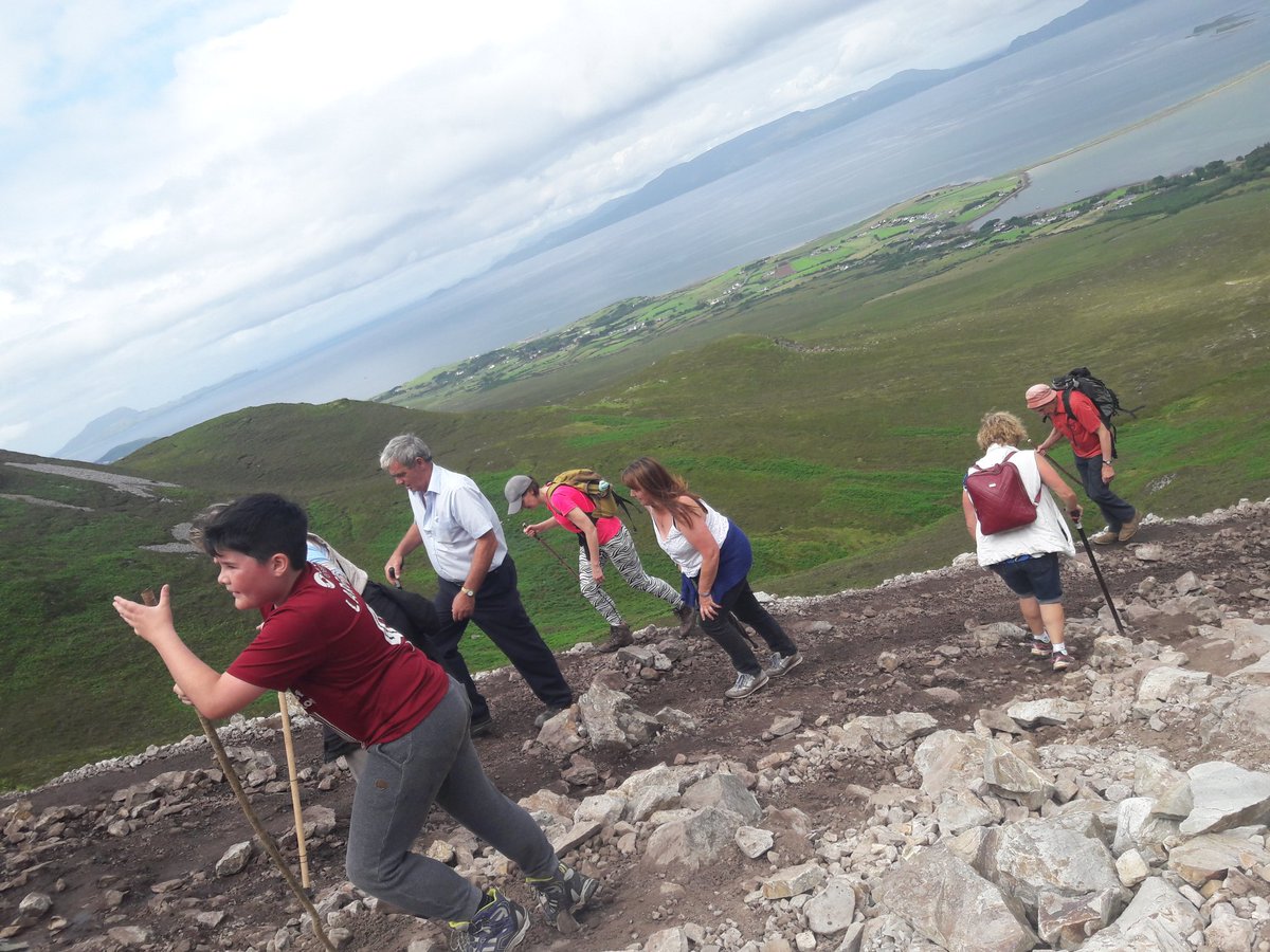 Maybe i'm scared shitless right now 😱😱😱😩😩😩🙈🙈🙈 #hiking #reeksunday #croaghpatrick