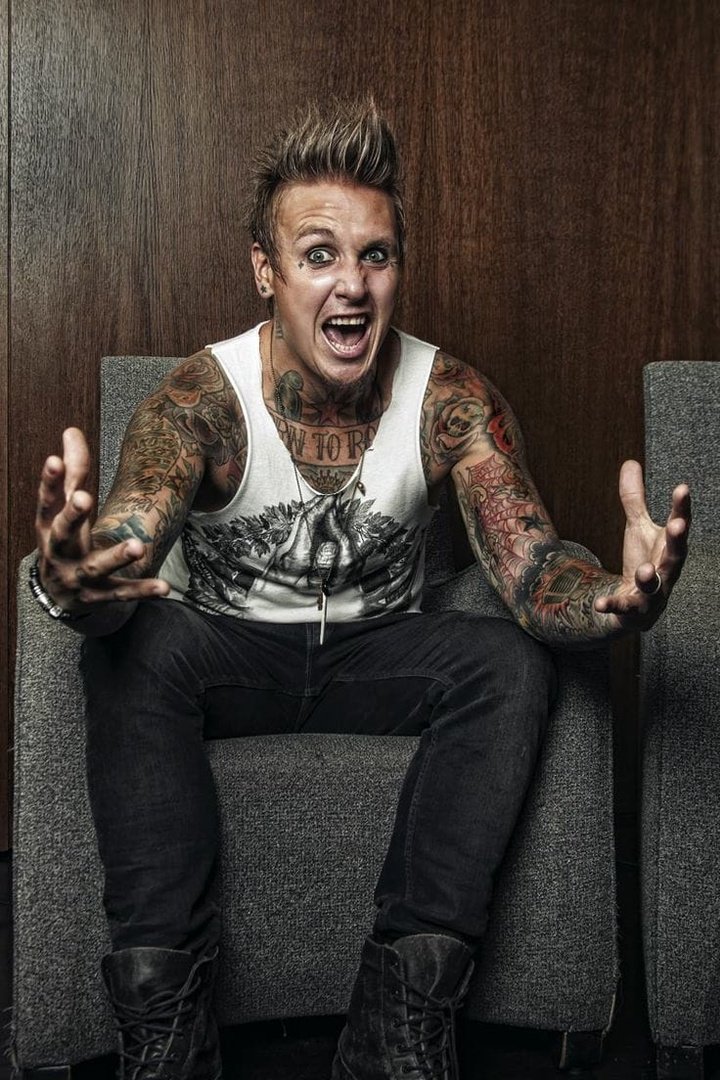 paparoach's tweet image. Drop some birthday love for @JacobyShaddix!! 🤘 🎂 🐐
