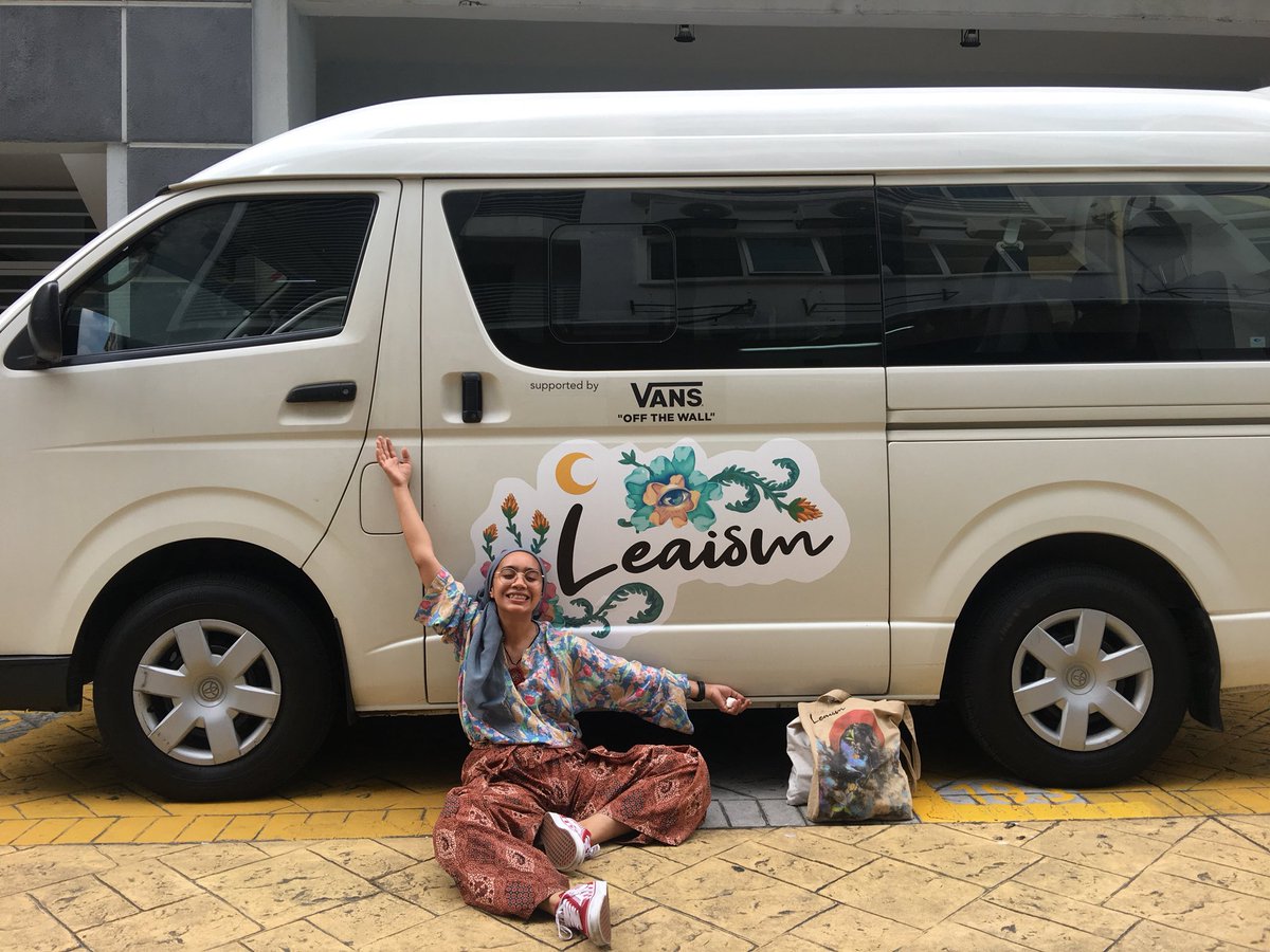 Leaism's tweet photo. Ahh selesai sudah #AtasAlbumTourVol2 😭💕
No more van with our name on it, no more makan makan besar, no more late nights kacau kacau bahan, no more macam macam, tapi sentiasa kekal dalam memori kita 💖🙏
Terima kasih seikhlas jiwa penuh cinta buat semua yang ada! https://t.co/iZkpP6ej1g