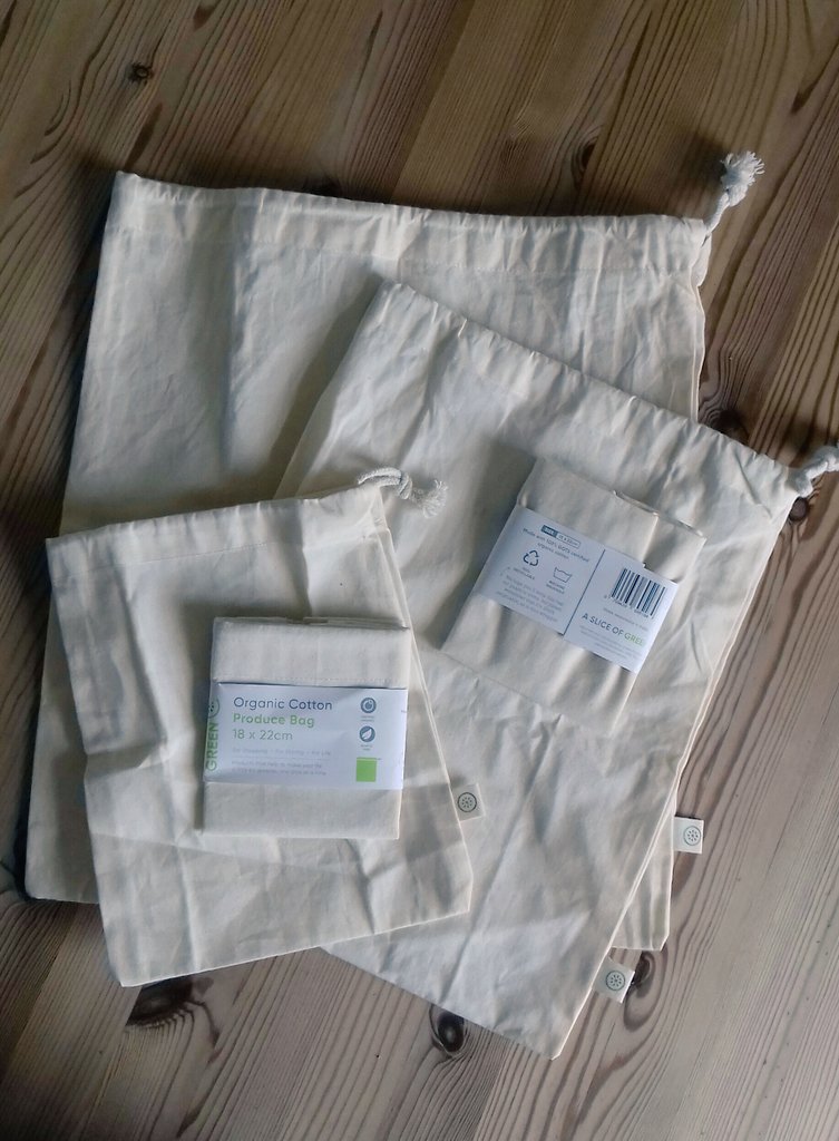 Sunrise_V_'s tweet photo. Bought some more Slice of Green cotton produce bags from @natcol to avoid the single-use ones provided by shops. I find I use the small size most. @morrisons staff have been intrigued and supportive
@sainsburys @Tesco @waitrose @asda @AldiUK
#OurPlasticFeedback
#PlasticFreeJuly https://t.co/iCWOdUO2ND