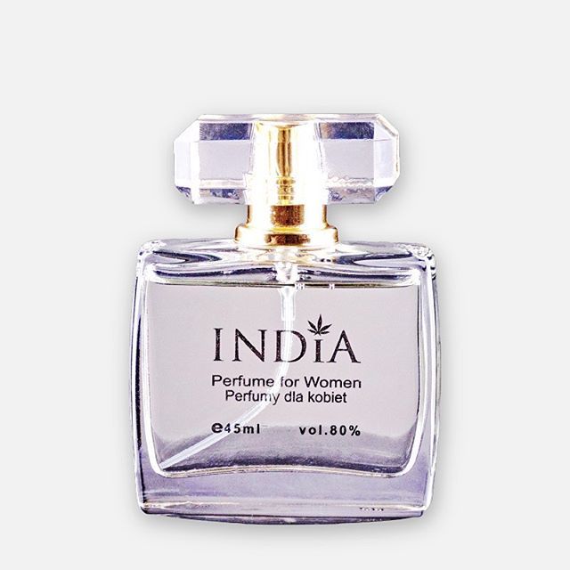 essentials_cbd's tweet photo. This #feminine #floral #fragrance with an extra tint of #hemp will fill you with new energy and #optimism. The content of this #perfume includes aromatic and intense essences of #patchouli and #musk.  #cbd #cbdoil #cbdoilessentials #cbdoilessentialsuk #h… https://t.co/IT0ErB9x5J https://t.co/BlCDmQ8RwR