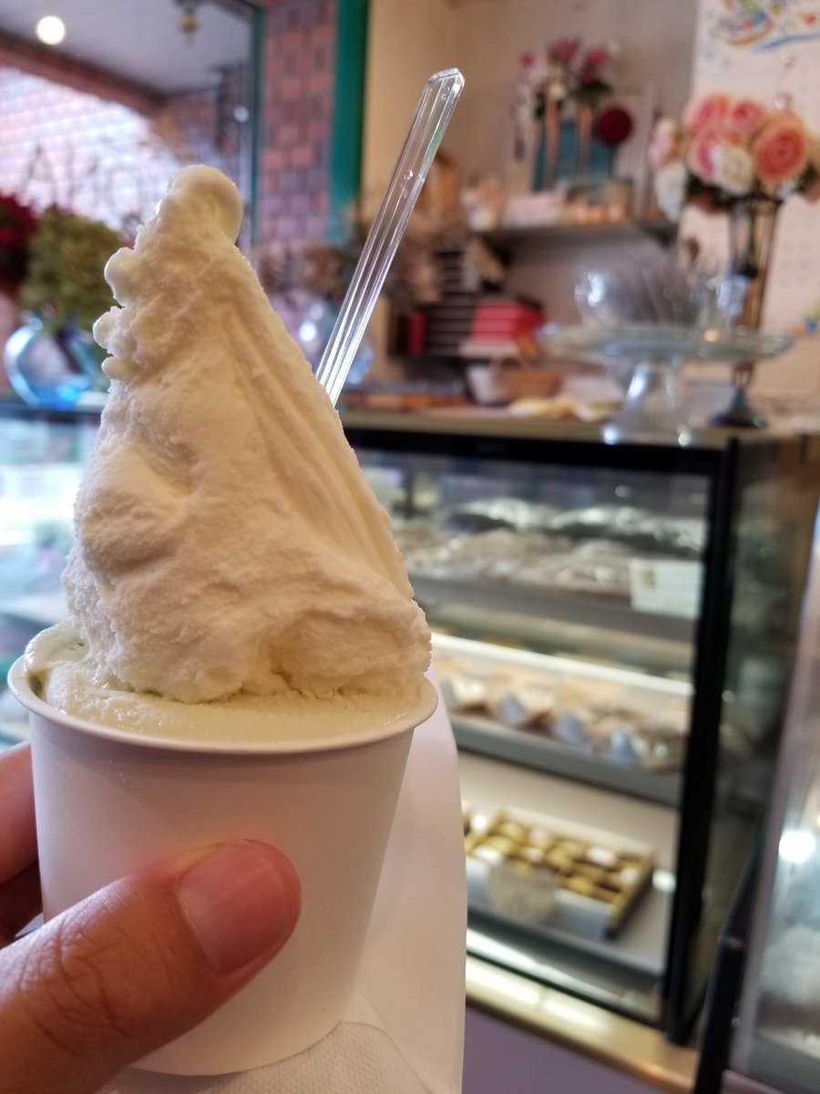 ひろ おいしいチョコレートと 手作りジェラートのお店 Flanders フランダース チョコ好きに 愛され 二十四年 なんて素敵な和歌山なんでしょう 和歌山市 和歌山 おすすめのピスタチオとラッテのダブルのせ 滑らかな口当たり 濃厚な味と香りが美味しい ひろ おいしいチョコレートと 手作りジェラートのお店 Flanders フランダース チョコ好きに 愛され 二十四年 なんて素敵な和歌山なんでしょう 和歌山市 和歌山 おすすめのピスタチオとラッテのダブルのせ 滑らかな口当たり 濃厚な味と香りが美味しい