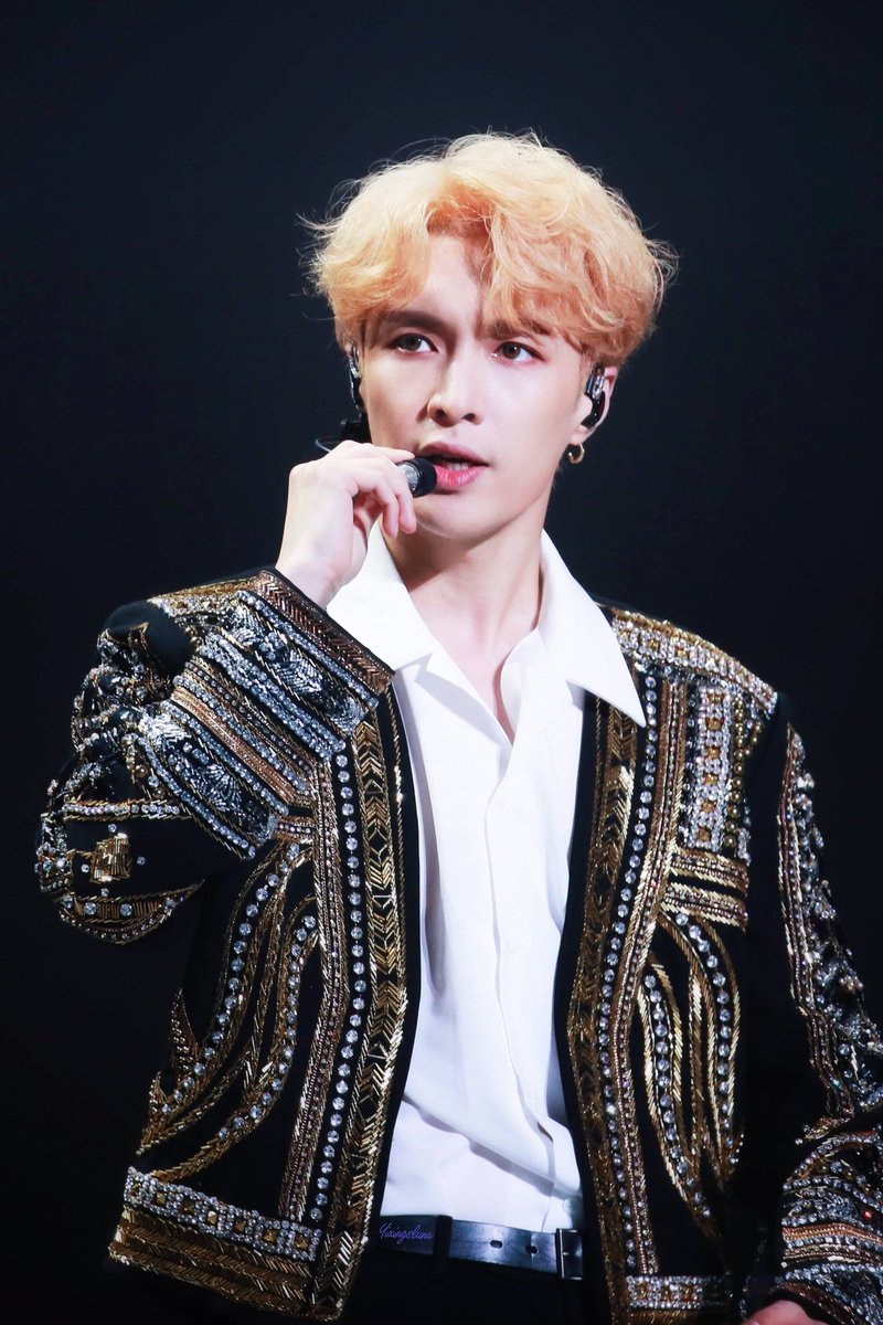 XbackINA's tweet photo. [HQ] 190714 #LayZhang (@layzhang) - Grand Line : The 1st Concert in Chongqing. [ Cr : Yixingsluna] #LayGrandLine_CQ #GrandLineThe1stConcert https://t.co/WBc0k0UkUV