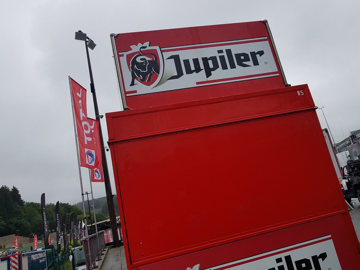 thejamesbeckett's tweet photo. Race red flagged and bar shut. Can it get any worse?
#Blancpain #BlancpainGT #Spa24 #Total24 #RainStopsPlay https://t.co/ILbCpy7HjA