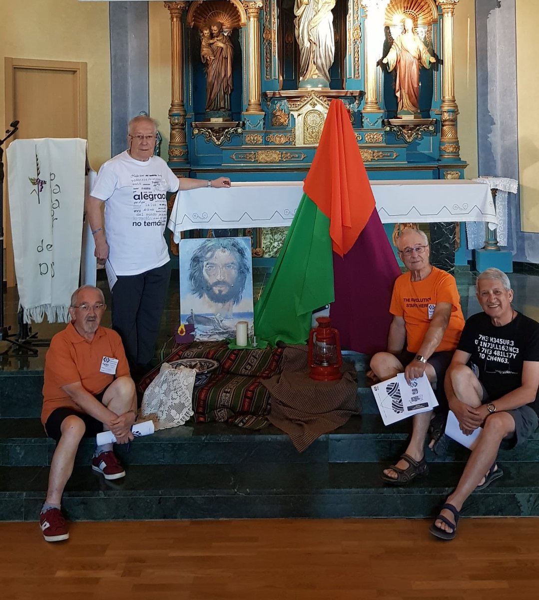 GVXMediterranea's tweet photo. #C2maimon Iniciamos el día dando gracias por la presencia de los Hermanos Antonio Marín, Rafael Hinojosa, Fernando Hinojal y José María Ferre. #veranoGVX2019 https://t.co/QDbdUCxQvE