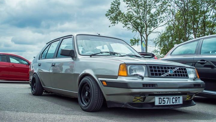 OhsoretroEvents's tweet photo. Volvo 360. 👌
OhSoRetroShow - Sun 29th Sept - Margate, CT9 3PP. 
📷: ???

#OhSoRetro #ClassicCar #ClassicCars #Retro #Retrocar #RetroCars #VintageCar #VintageCars #RaceCar #Cars #Carporn #CarsOfInstagram #volvo #volvo360 #volvo300mania #stance #slammed #low #lowered #oldskool https://t.co/zKB5K5N3m6