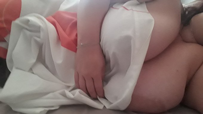 r&eacute;veil en douceur ! ❤ #dormirnue #sundaymorning #nakedlife #bigboobs #curvygirl #grossepoitrine #nueaulit<a href="/tag/dormirnue"class="tags">#dormirnue</a><a href="/tag/sundaymorning"class="tags">#sundaymorning</a><a href="/tag/bigboobs"class="tags"><span>#bigboobs</span></a><a href="/tag/curvygirl"class="tags"><span>#curvygirl</span></a><a href="/tag/nue"class="tags"><span>#nue</span></a><a href="/tag/dimanche"class="tags"><span>#dimanche</span></a><a href="/tag/nakedlife"class="tags"><span>#nakedlife</span></a>