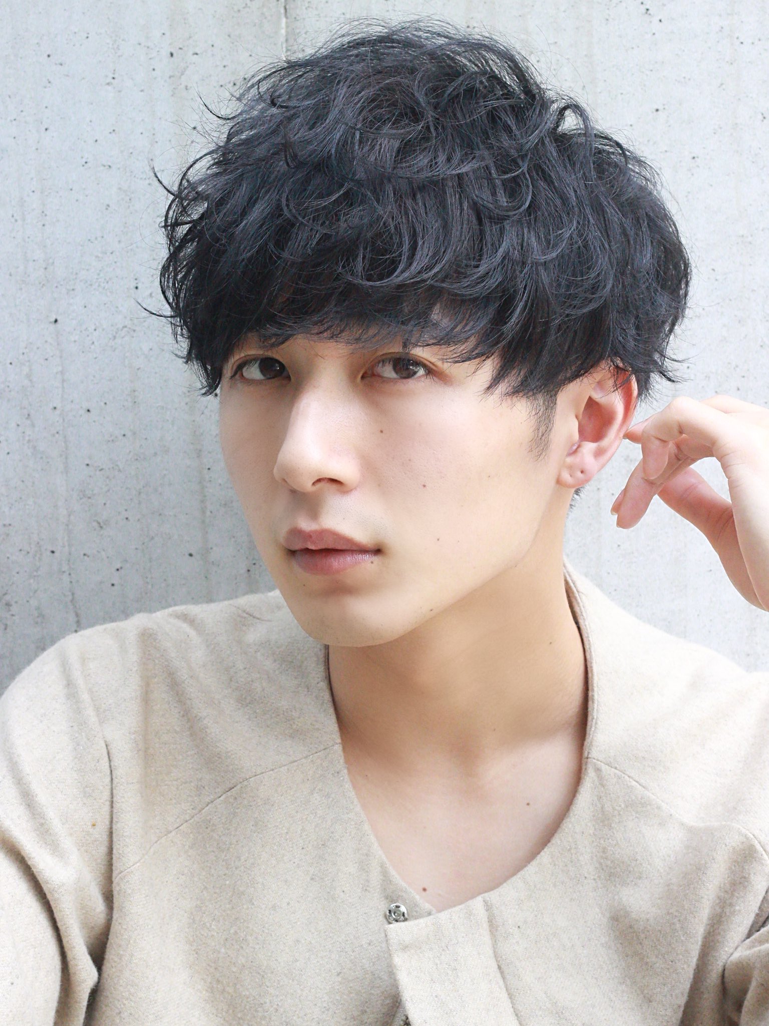 大越優一 Ocean Tokyo 原宿店店長 New Style ゆるスパ刈り上げマッシュ 夏 にかけたくなるパーマ 刈り上げで耳回りと襟足はスッキリさせて ゆる くスパイラルパーマをかければ やり過ぎないオシャレヘアに 近澤智 刈り上げマッシュ