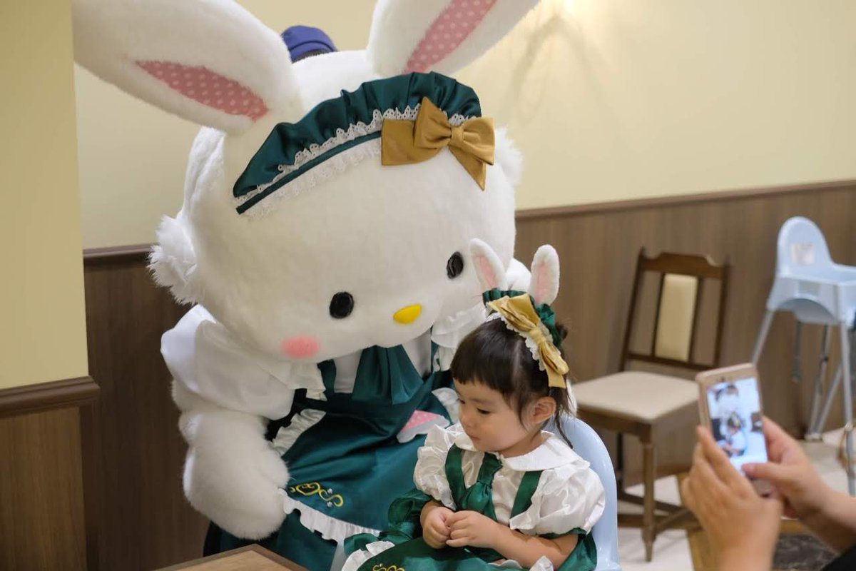 Twitter இல Kotty これは少し前に館のレストラン行った時のメルちゃん Kottyのメルちゃん衣装見て 同じだねー って喜んでくれました 作ってくれたお友達に感謝 ピューロランド 館のレストラン コスプレ ウィッシュミーメル コスプレキッズ ２歳 メル