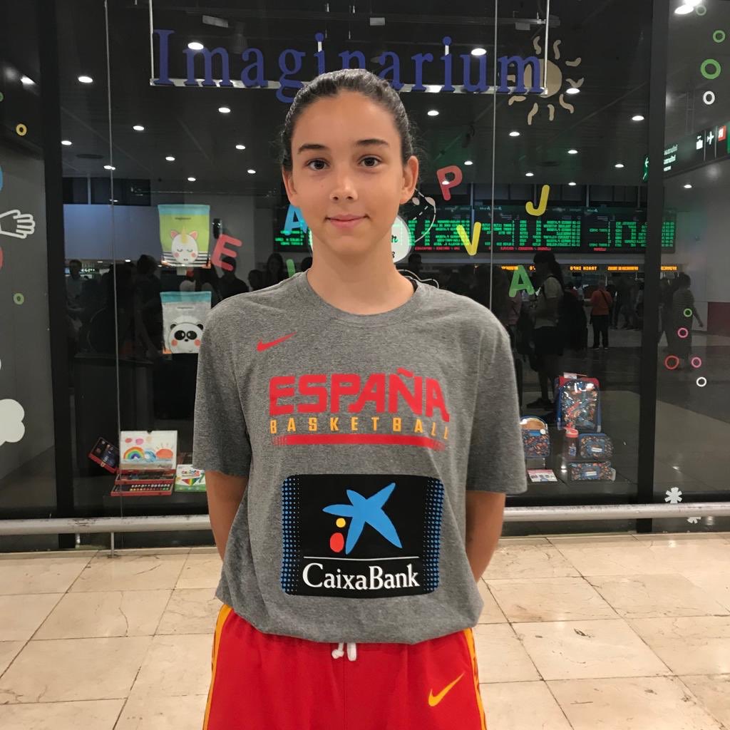 BasketAlmeda's tweet photo. Segueix l’estiu ☀️ i més jugadores #adnAlmeda sumen noves experiències formatives.

La Paula M. del #IFALM comença la concentració amb la #U13F de @baloncestoESP a Íscar

Noves oportunitats per seguir creixent!! https://t.co/YVfBjpPh0P