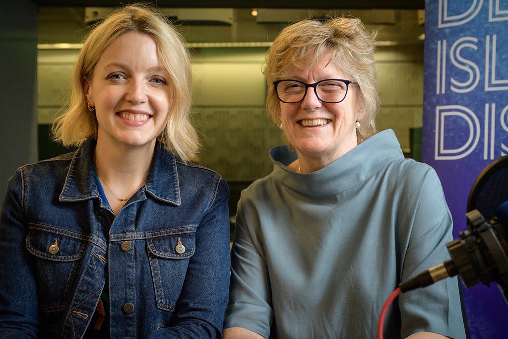 MaggyPigott's tweet image. Breath of fresh air - @CMO_England Dame #SallyDavies on #DesertIslandDiscs @BBCRadio4 @laurenlaverne on #health, #obesity &amp;amp; more
Nice #music too

Sorry to plug, but passionately believe #HowToAgeJoyfully 📔could help with its 37 #tips on how to #EatRight
Endorsed by @muirgray