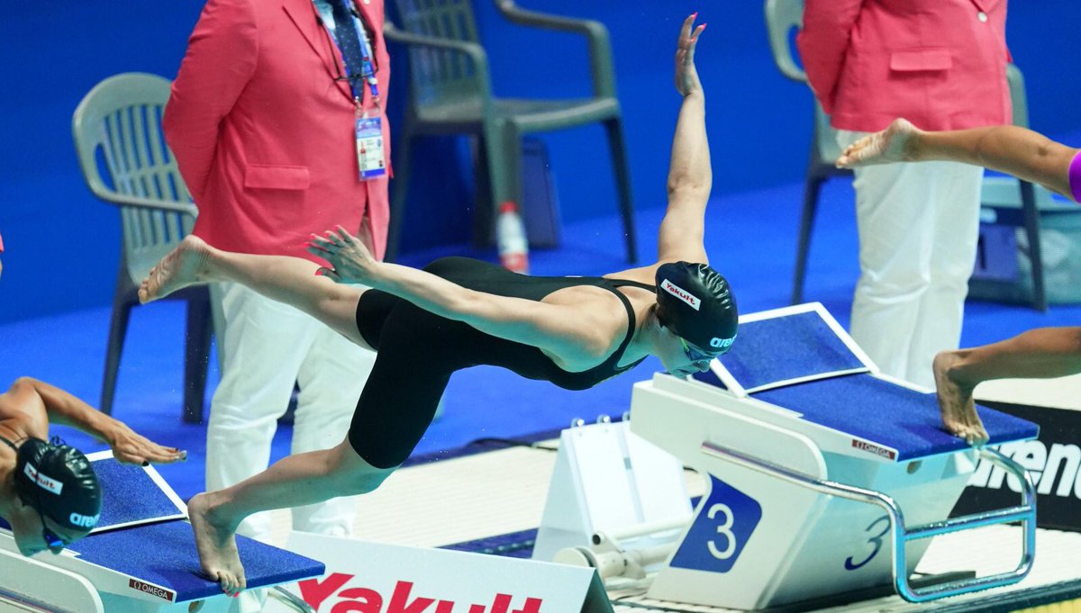 CHE MERAVIGLIA!!! 😍

A soli 14 anni Benedetta #Pilato è ARGENTO mondiale nei 50 rana di #Gwangju2019! 🥈🏊‍♀️🇮🇹

#FINAGwangju2019 @FINOfficial_