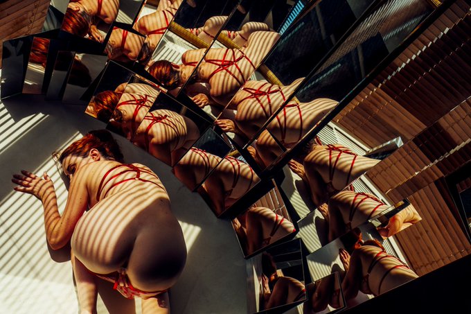 J'ai pas faitdes masses de pub pour mon Tipee ce mois-ci, apr&egrave;s l'euphorie des nudes de juin, alors c'est<a href="/tag/redhead"class="tags"><span>#redhead</span></a><a href="/tag/sunburns"class="tags"><span>#sunburns</span></a><a href="/tag/plage"class="tags"><span>#plage</span></a><a href="/tag/frenchmodel"class="tags"><span>#frenchmodel</span></a><a href="/tag/viole"class="tags"><span>#viole</span></a>