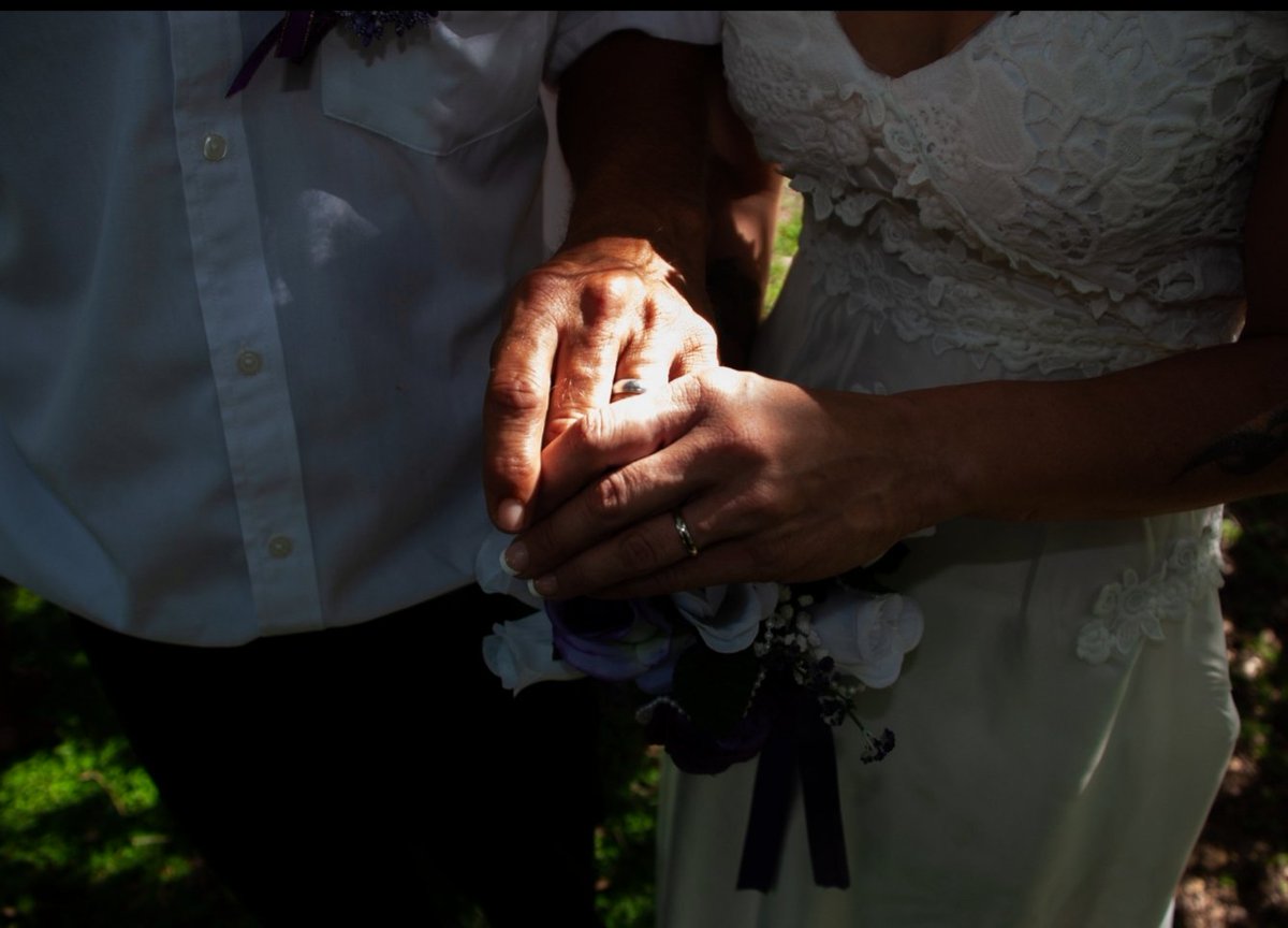 cryotom's tweet image. I did Photography for a friend of a friends wedding. I told them I am not a professional. So I hope they are happy with the results. #Weddingday #notapro #nikonD90