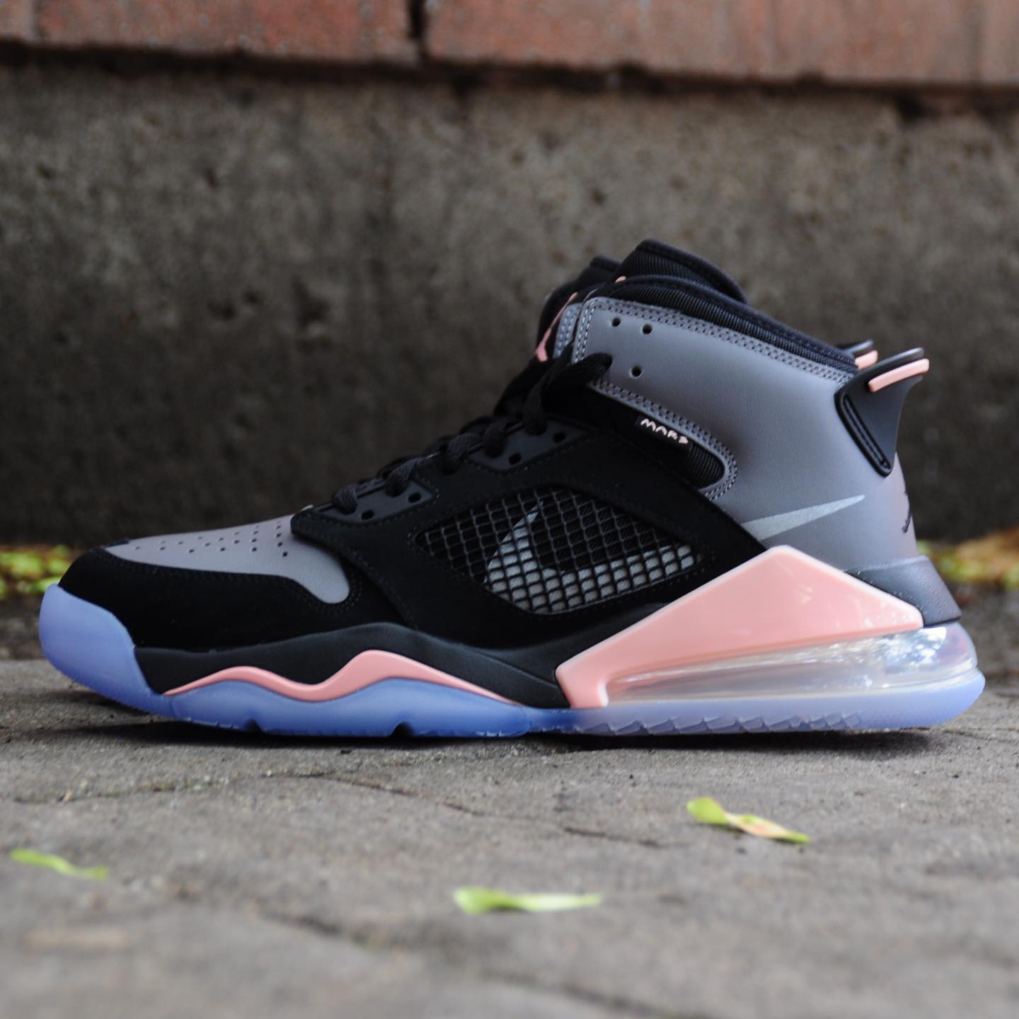 Jordan mars 270 clearance black grey pink