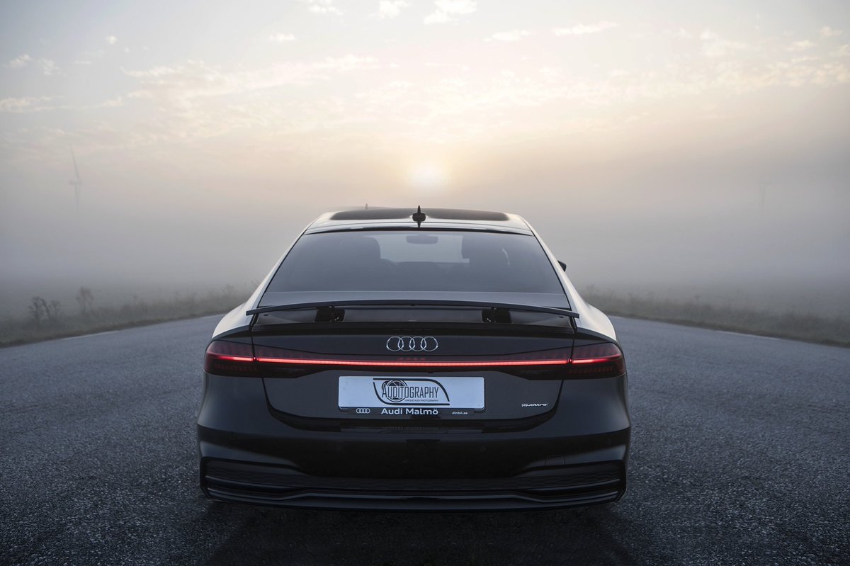 AudiOfficial's tweet photo. *Epic-the-hero-rides-into-sunset-music*

📸 @auditography

#AudiA7 #Unmistakable https://t.co/sCDVkF1MEq