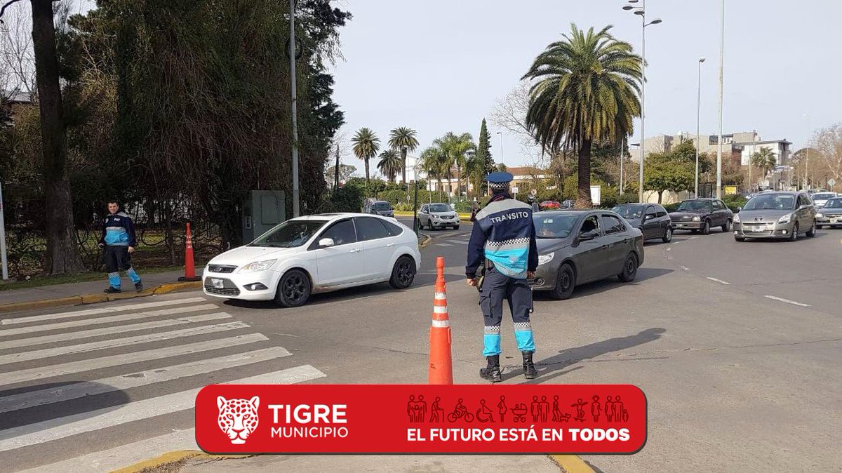 AlertaTigre's tweet photo. 🚨 Personal de Dirección General de Transito 👮‍♀ se encuentra reordenando ⛔️ el tránsito 🚘  en el circuito 🌳 turístico 🚤 
#TransitoTigre #COT https://t.co/z7hLF8rTCQ