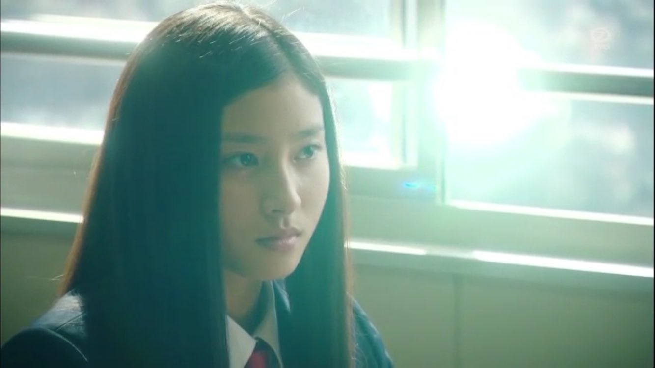 Em 3位 中澤毬江 図書館戦争 ずっと小牧さんを一途に思いながら小牧さんが自分に良くしてくれるのは突発性難聴で不自由な自分を放っておけないだけなんじゃないかって悩む毬江ちゃんはすごく普通の高校生なんだけどでもすごく大人でとても考えさせられる