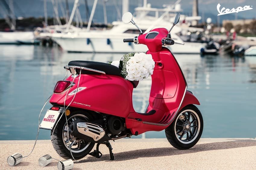 Vespa varken gelin arabası da neymiş… #Vespa #VespaLove #Primavera