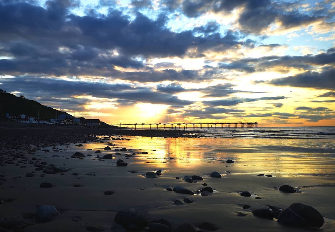 coastmag's tweet photo. We celebrate sunsets on a Sunday! Good evening from Saltburn-by-the-Sea...
~
ph: @brew_baker #SundaySinset #SundaySunrise #Sunrise #Sunset #CoastMag #SaltburnbytheSea #saltburnbeach #saltburnsurf #coast #coastmaguk #ukcoasts #seascapes #britishcoasts #seaside #britishseasides https://t.co/mAlz3e5mMJ