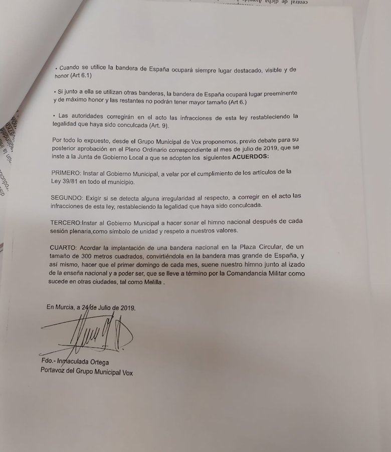 Vox frustra una declaración del Senado sobre el incendio de Gran Canaria por citar el cambio climático EAk5B0rWkAM3pbH
