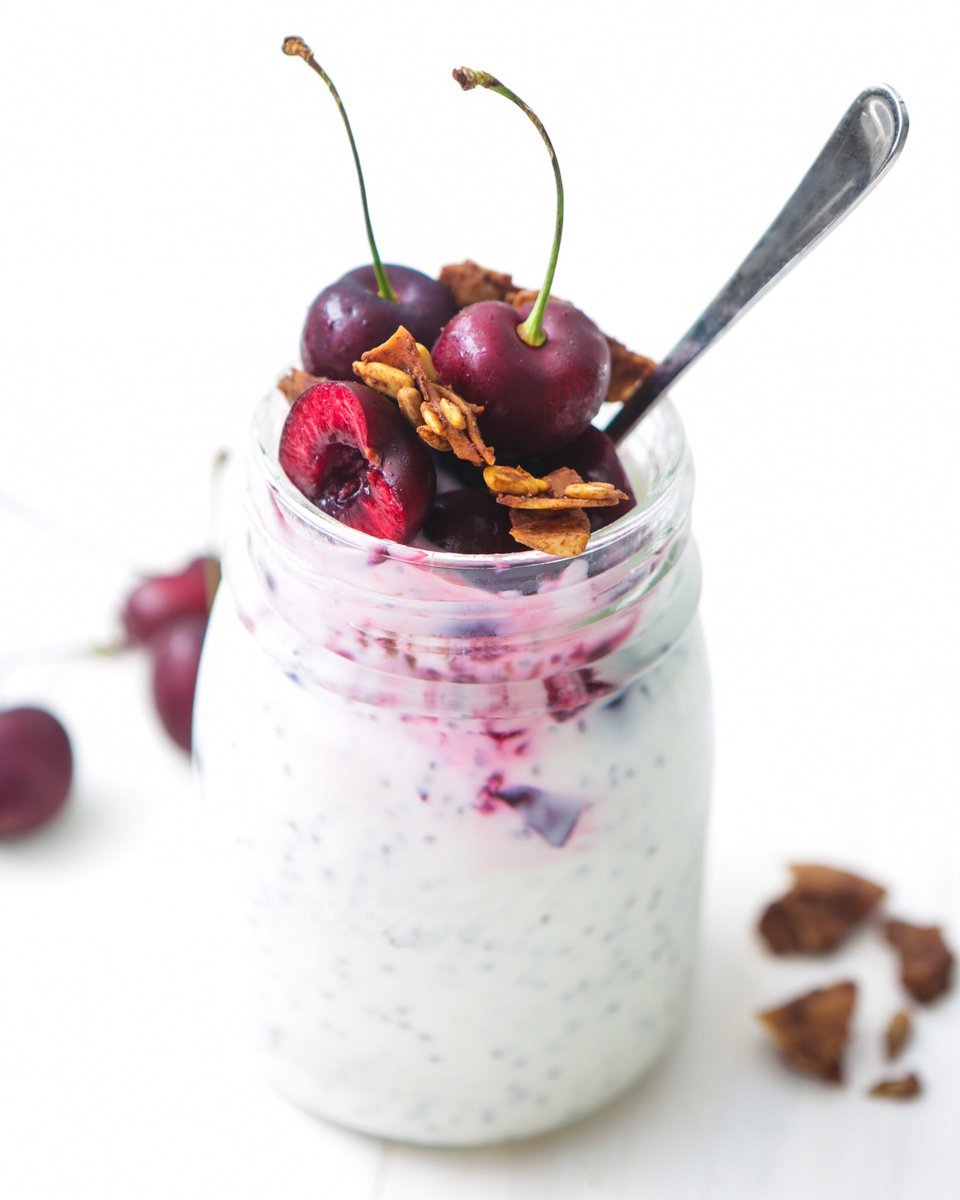 Cherry season 😍🍒

Add a little chia to your coconut yogurt with a touch of maple syrup, all the cherries and Chocolate Raw Crunch Granola. Enjoy it for breakfast, dessert or as a mid-day snack! 🥥✨

#granola #grainfree