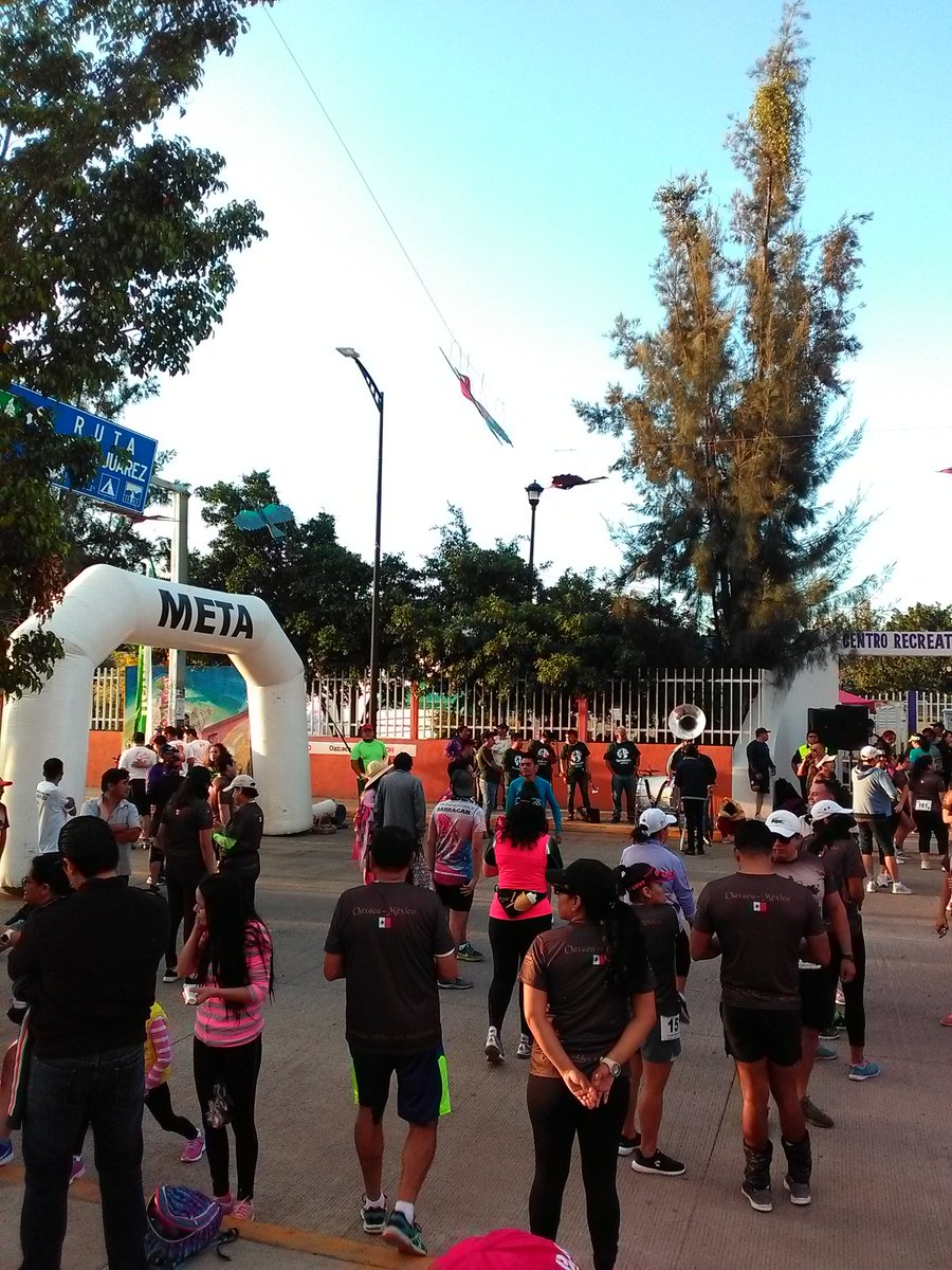 Karla_MCJR2's tweet photo. Buenos días a todos , una carrera mas, y mi tiempo sigue bajando. Ahí la llevamos, #Oaxaca @ZudikeyR y @paraujo5 , son mis ejemplos https://t.co/p3h3dtOe8b