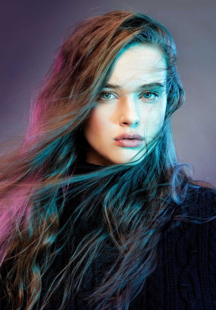 キャサリン・ラングフォード直筆サイン入り超大型写真…Netflix…13の理由 キャサリン・ラングフォード---ドラマ「13の理由」で大ブレイクした豪