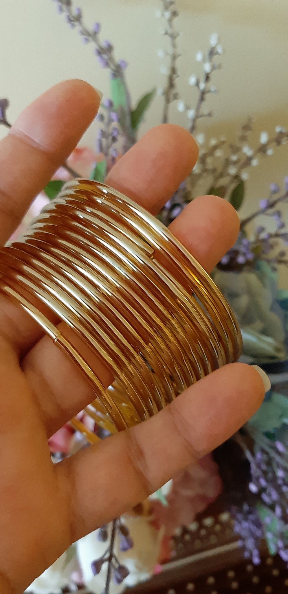 Metal ki bangles deals
