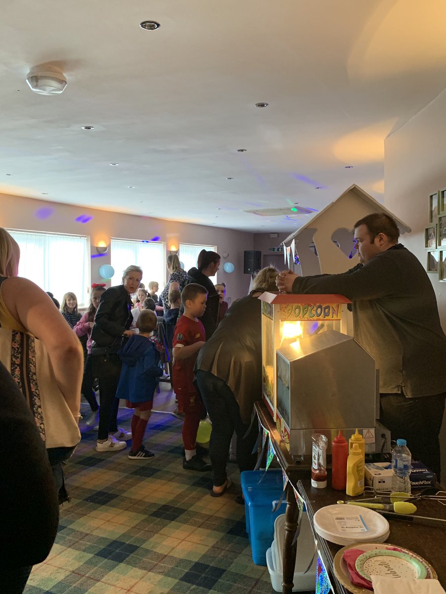 WaterlooTennis's tweet photo. Great last minute transformation to save a street party from the rain ☔️ @WirralEntertain doing a brilliant job keeping the kids entertained - we are always happy to help #streetparty #boysparty #happybirthday https://t.co/r489KXZdkR