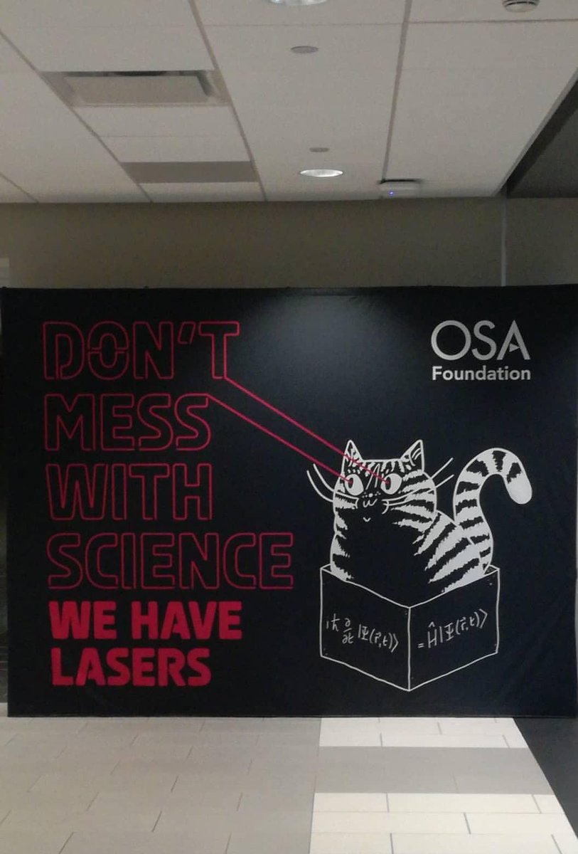 rosa__mo's tweet image. Don&apos;t mess with science, we have lasers #OSAFoundation 
#SiegmanSchool