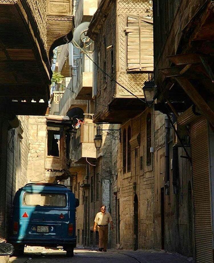 SY_Adab's tweet image. كل الدروب لدى الأوربيين توصل إلى روما
كل الدروب لدى العرب توصل إلى الشعر
وكل دروب الحب توصل إلى حلب
- نزار قباني