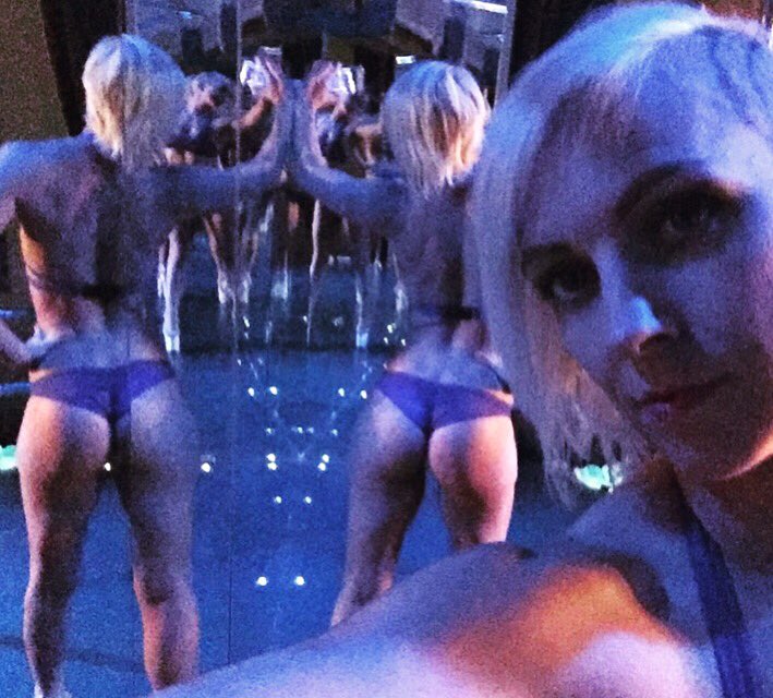 UrbanBristol's tweet image. Sunday bum day with a firm favourite of ours, pole dancer @robynpoledancer from @360poledancing making use of our multi-way stage mirrors 💙💙 #inkedgirls #sexy #fitchicks #girlsthatsquat #exoticdancers #party #stag #hen #bristol #bristollife #pole #poledancer #fitspo #polelife