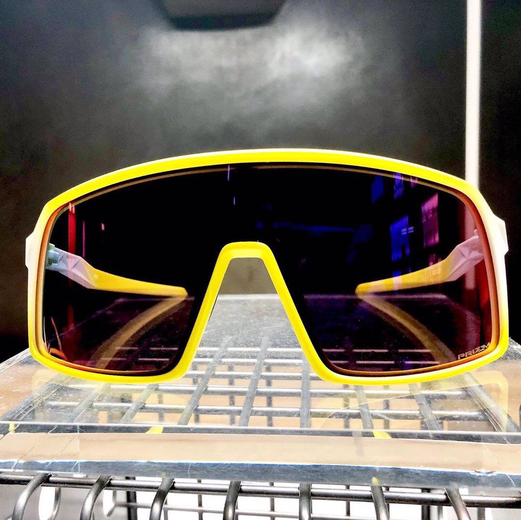 oakley sutro yellow