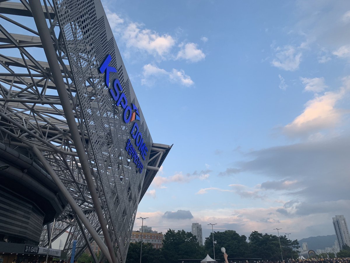 baekchenini's tweet photo. 19.07.19~19.07.28

EXpℓOration in KSPO DOME https://t.co/QBitFgIu6K