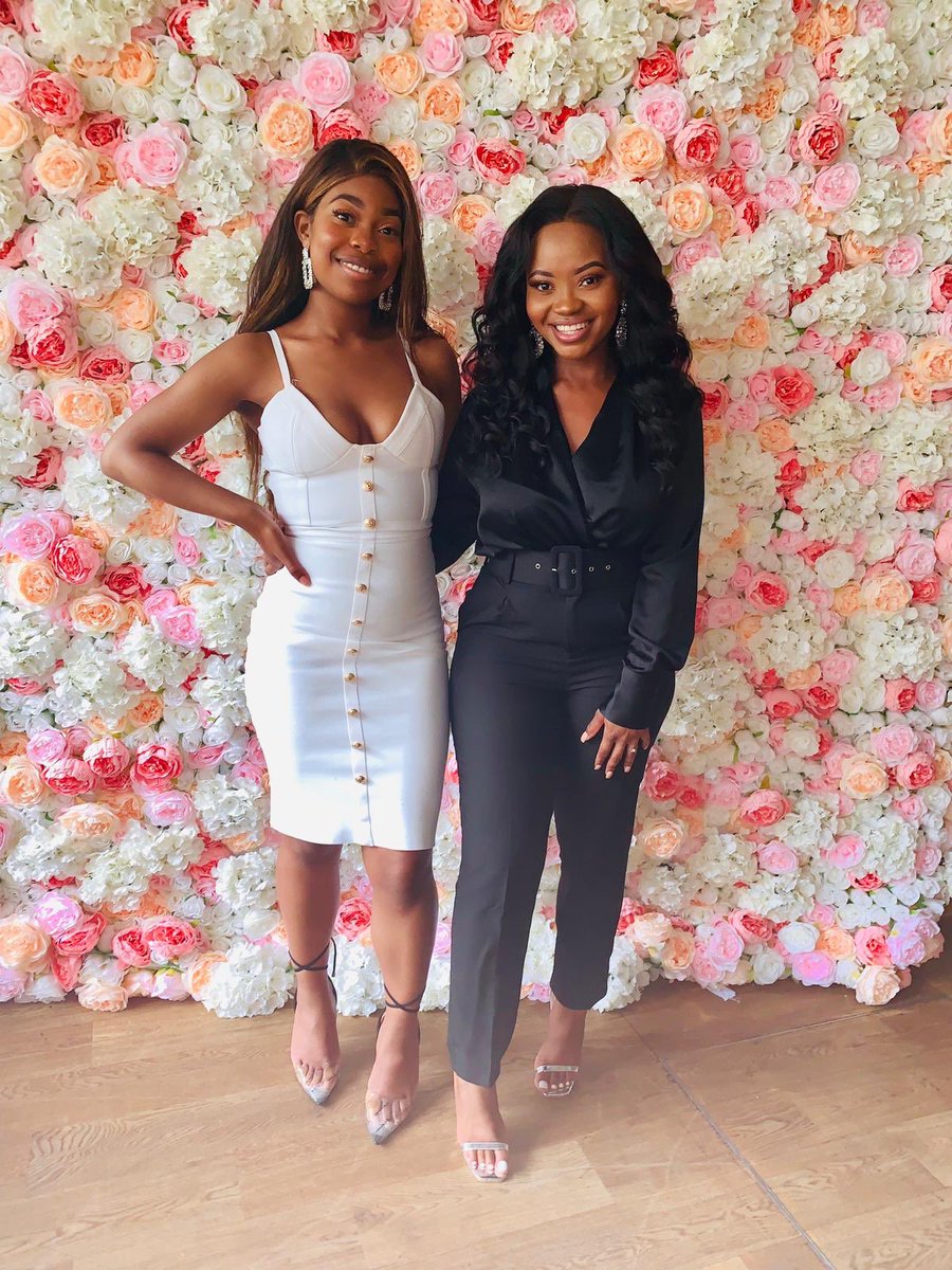 Phenomenal Queens tweet media