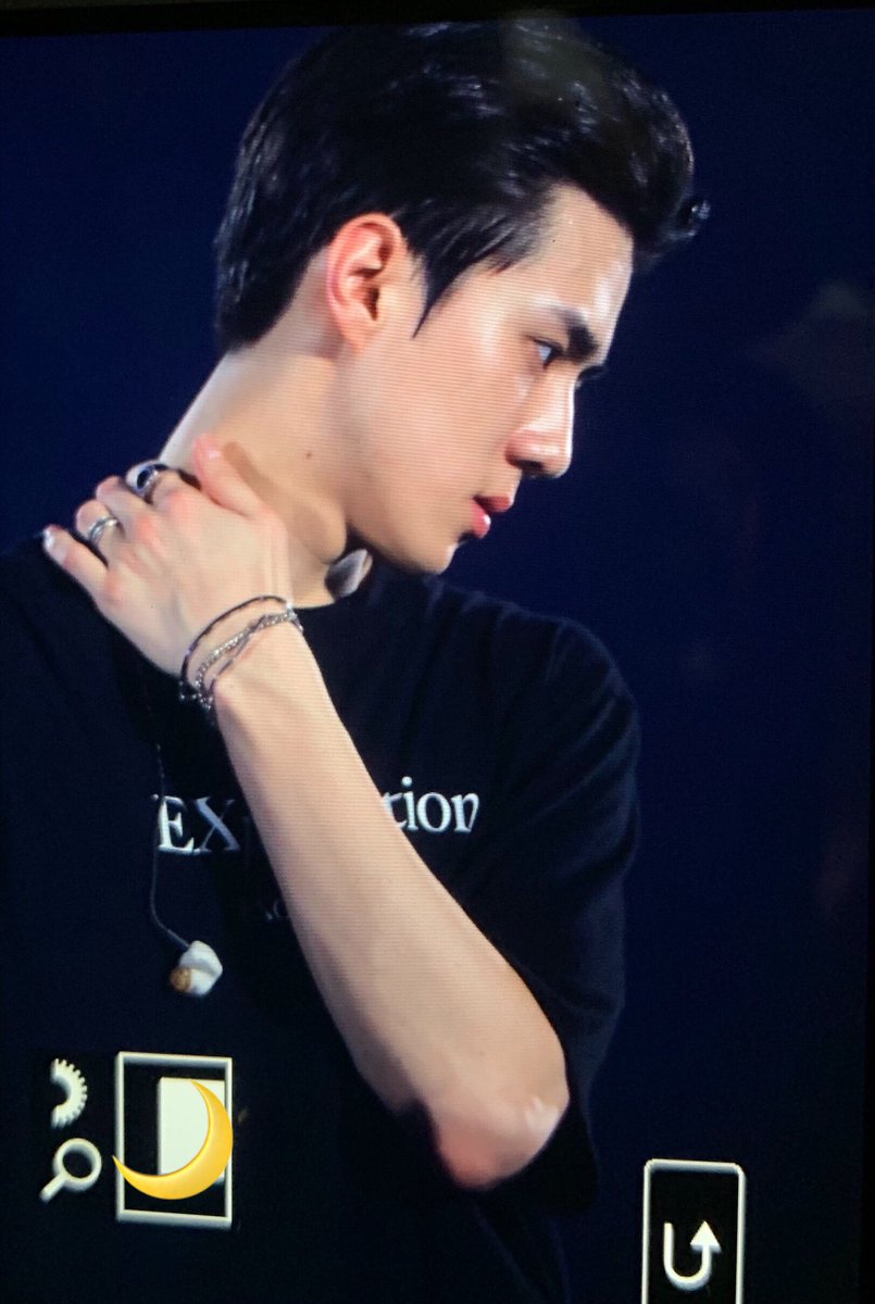 thecrescent94's tweet photo. 190728 EXO PLANET#5 - EXplOration 

#세훈 #sehun https://t.co/bznW6TjW8b