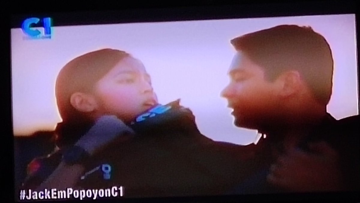 Nag papahangin!!!
Good catch!

<a href="/mainedcm/">Maine Mendoza</a> 
#MaineMendoza 
#JackEmPopoyOnC1