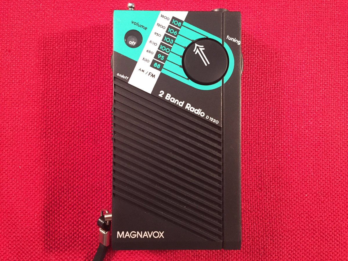 todderbert's tweet photo. "Point the Way", R.O.T.D.
My Review: https://t.co/C19DflGIuf
The Skinny: Unforgettable designs. Decent AM & FM performance. A fun radio pickup.
At eBay: https://t.co/IrsOLlx51u
#magnavox #D1220 #amfmradio #portableradio #1980s https://t.co/WMMN8b7ovN