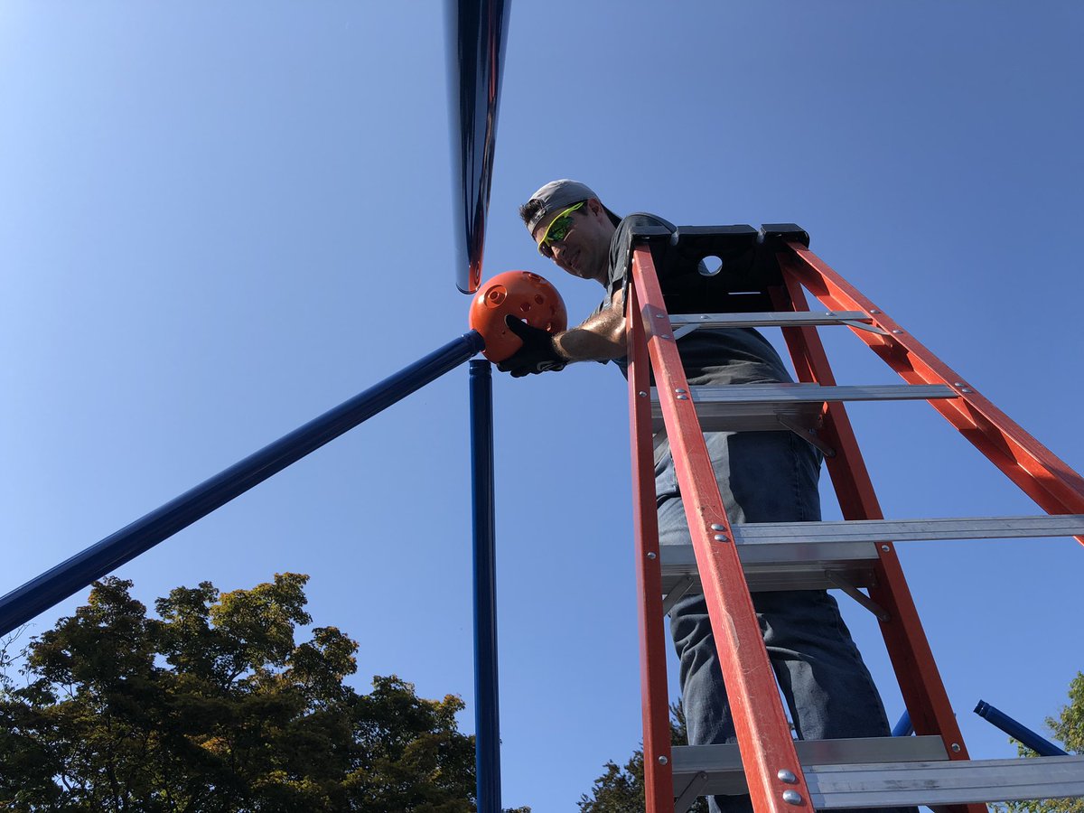 YeshivaLab's tweet image. Giant climbing web coming into being thanks to parents, students, faculty and friends all volunteering for our playground Community Build
