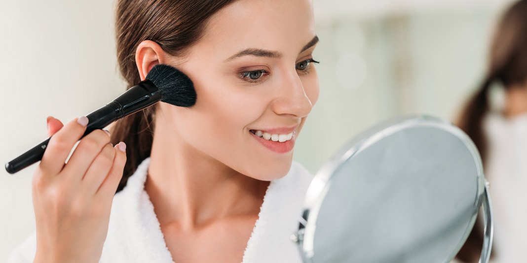 YouBeauty's tweet image. Get Your Summer Glow With These 10 Editor-Approved Bronzers: Bronzer might be everyone&apos;s favorite part about makeup. Bronzer can give you that glowy, sun-kissed look all... Read more at youbeauty.com/?p=153364 #Beauty #homeslider #beauty #beautyfeature