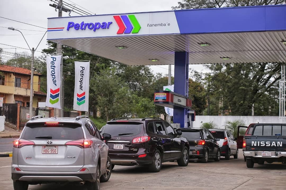 Petropargov's tweet photo. EXPECTATIVA SUPERADA | La Promo Amigos fue todo un éxito en ventas. Agradecemos la confianza de nuestros clientes y nuevos clientes por elegir a Petropar, el emblema nacional de la gente!! 🎉😃💪

#PromoAmigos 🙋🏻🙋🏼‍♂🙆🏻🙆🏼‍♂
#Petropar ⛽
#Ñanembae 🇵🇾
#ParaguayDeLaGente https://t.co/OCvyRVfuHx