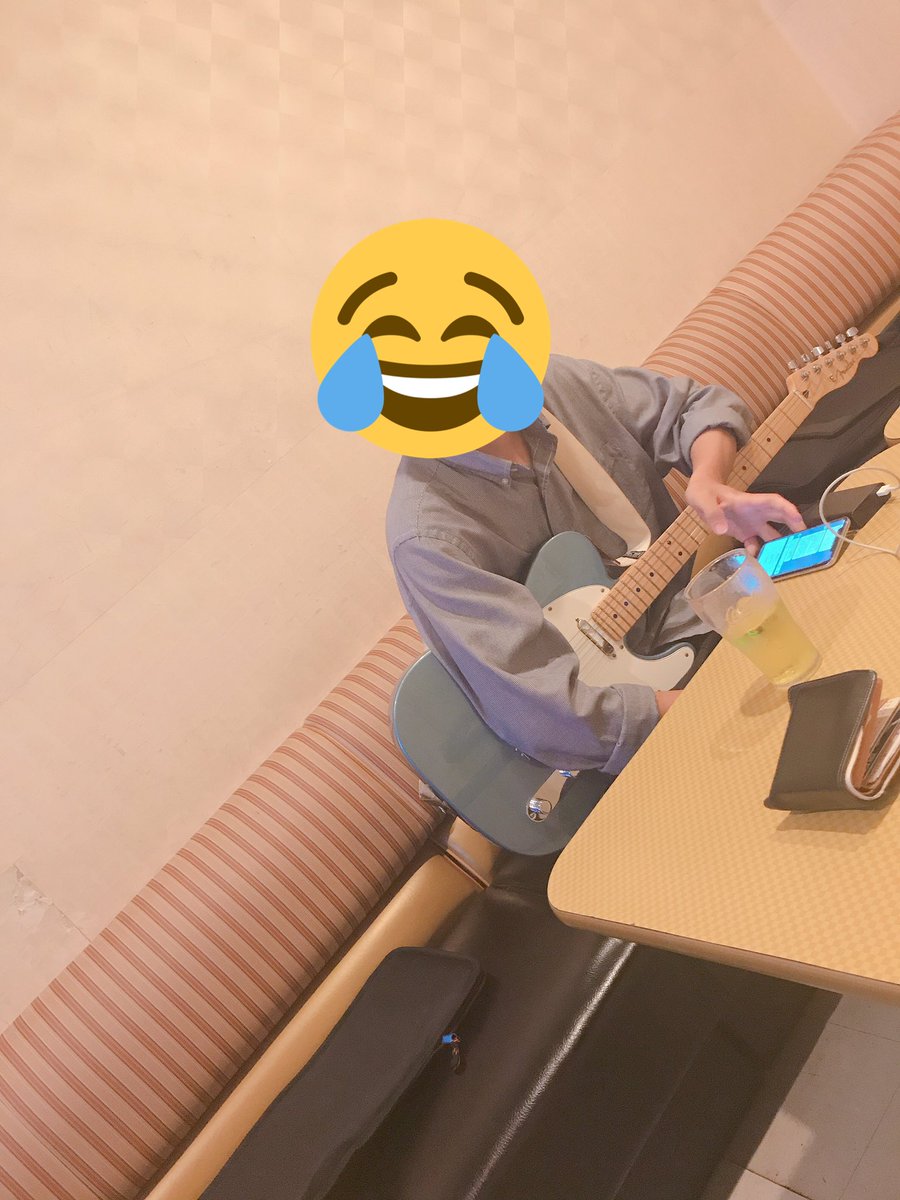 The__Mask__'s tweet photo. 今宵も弦楽器でパート練習🔥🎸
ベースくんのモチベ上がったみたいで良かった🚀 https://t.co/WBqcLe94sA