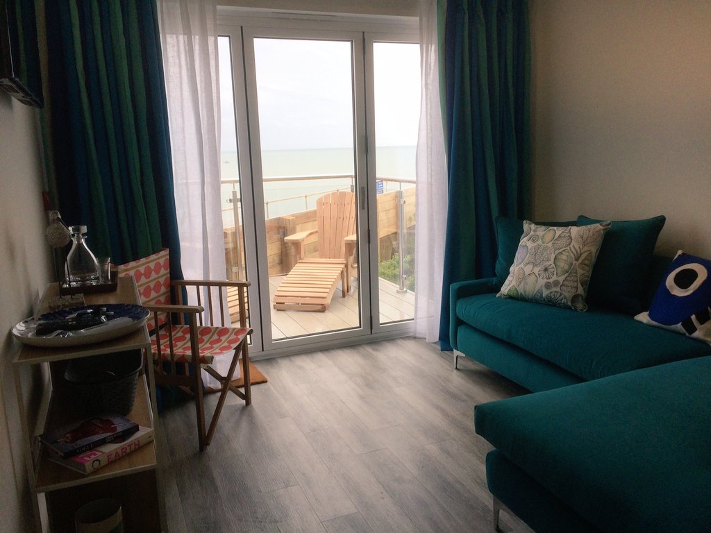 A room with a view 🏖💕

Beach Huts are nearly ready, book your summer treat.
Call to be first to book on 01243 827142 
Competition to win a stay on the Beachcroft Facebook page, ends Wednesday 31st July.
#giveaway
@BestWesternGB
@tourismseast @VisitEngland @iFootpath_Accom