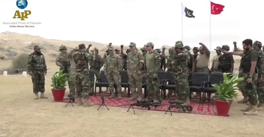 appcsocialmedia's tweet image. #PakTurkish navies hold #bilateral exercise 

#APPNews @OfficialDGISPR @dgprPaknavy
@TrEmbIslamabad @PTVNewsOfficial @pid_gov
@RadioPakistan @MoIB_Official #EXERCISEAYYILDIZ2019

(link: app.com.pk/pak-turkish-na…) app.com.pk/pak-turkish-na… via Associated Press Of Pakistan