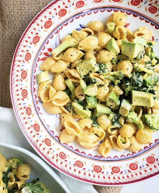 Unlike puka shells, cheesy shells never go out of style. [📷: misscleaneats]