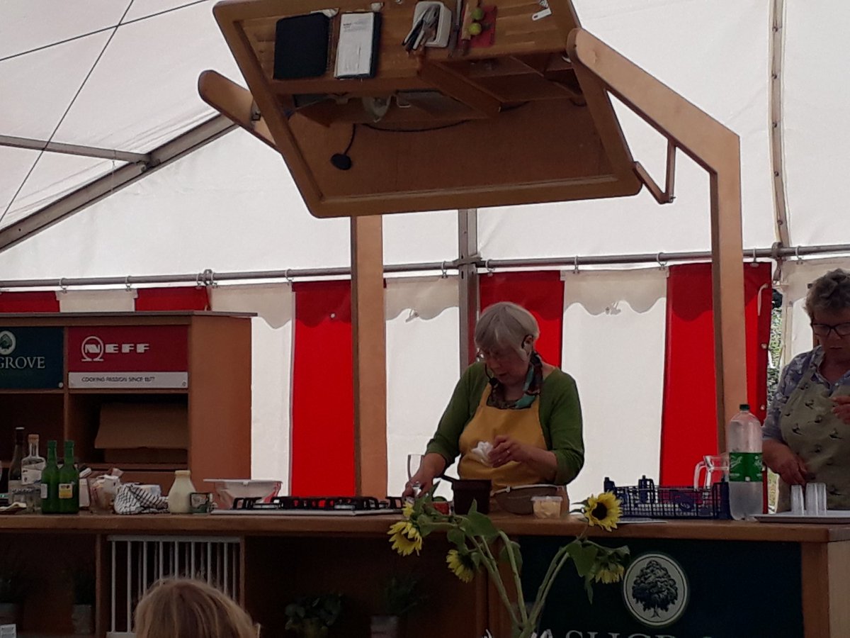 Looking forward to this! As final demo of the day @TotnesShow @shutefruit will be making an elderflower cream tea with a twist! #foodies #kitchendesign #events #summerholidays