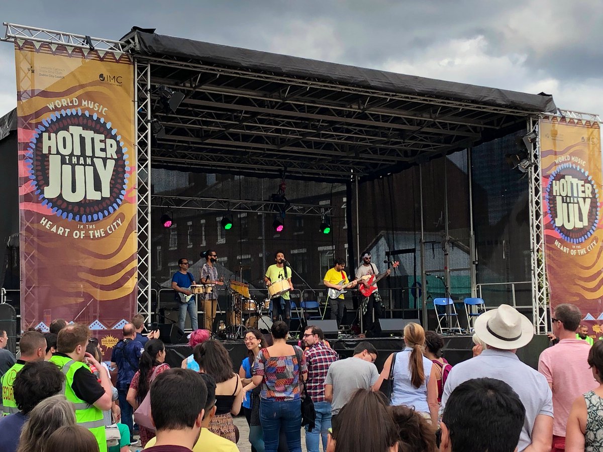 ProfTashaBarlow's tweet image. A very welcome day off mid #INQUADUB19. Wonderful 25 mile cycle to the coast with chilled cafe stops w. @EarthquakeEd and @sarah_woodroffe, and then stumbled across this ace World Music festival in Smithfield on my way back 😀😀 #feelingrevived